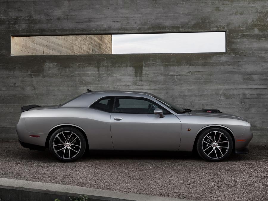  Dodge Challenger 392 Hemi Scat Pack Shaker 2015 года  (фото 48 из 51)